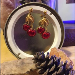 🍒Vintage cherry earrings 🍒